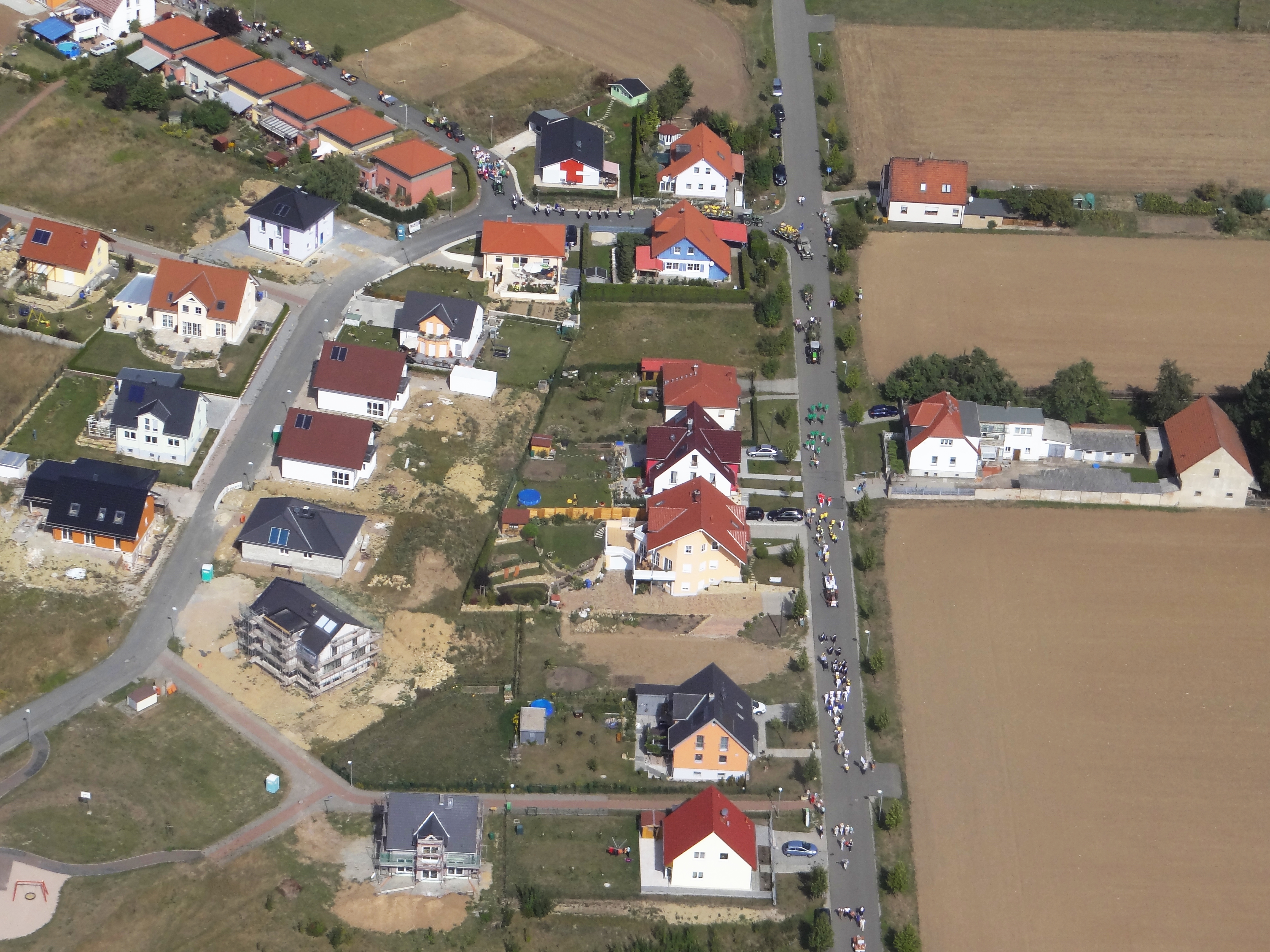 Wohngebiet Mellingen, Zwischen den Dörfern wird erweitert